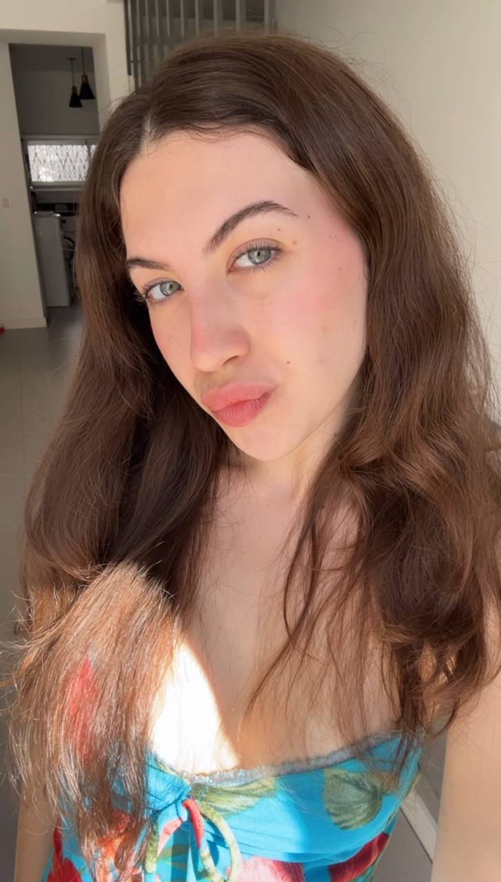 Nude girl Amber in Porto Alegre