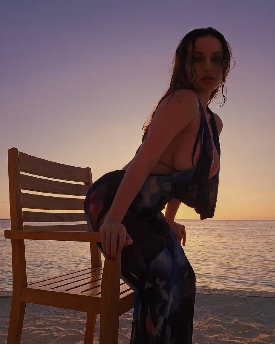 Sexy girl Miranda Faith nude in Porto Alegre