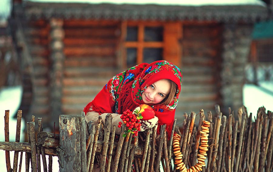 Sexy girl Women in Slavic costumes in Porto Alegre