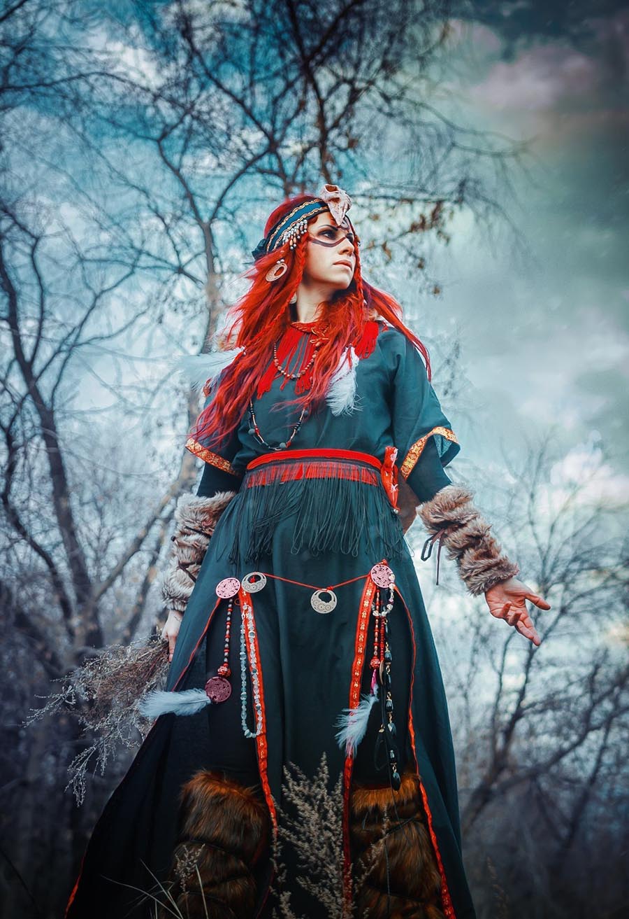 Take a pause and enjoy Girls in Slavic costumes — streaming from Porto Alegre